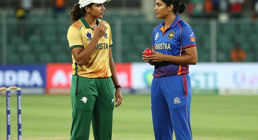 শ্রীলঙ্কার প্রথম শিরোপা: দাম্বুল্লার ধীর পিচে ভারতের শেষ পাঁচ ওভারই ছিল আসল ম্যাচ