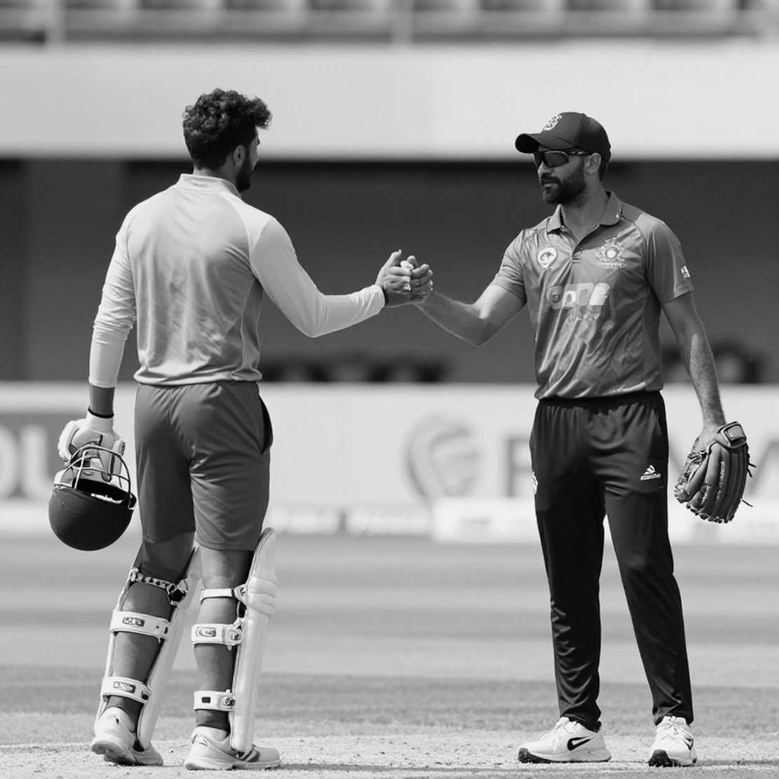 নিলামের খাতা: এশিয়ার ক্রিকেট যেখানে টাকার বদলে সময় কেনে